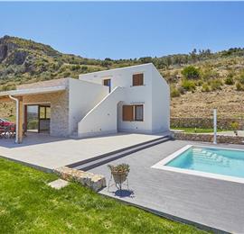3 bedroom villa with pool near Scopollo, sleeps 6
